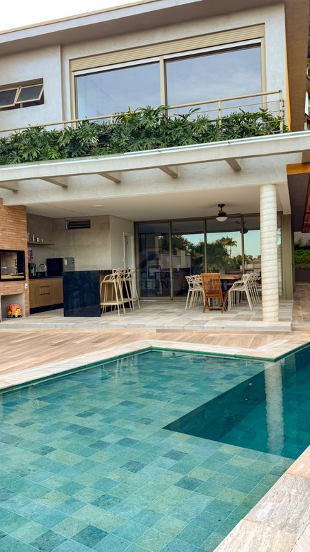 Casa em Condomínio na Praia de Juquehy - VENDA e LOCAÇÃO ANUAL - São Sebastião - 
