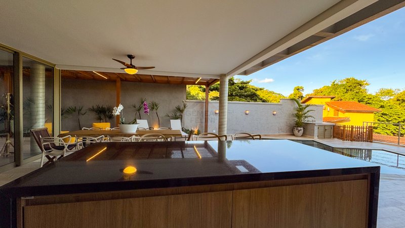 Casa em Condomínio na Praia de Juquehy - VENDA e LOCAÇÃO ANUAL - São Sebastião - 