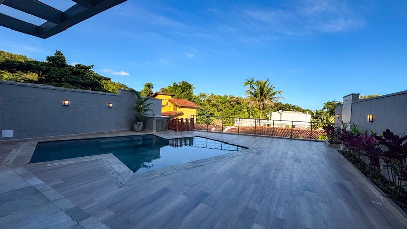 Casa em Condomínio na Praia de Juquehy - VENDA e LOCAÇÃO ANUAL - São Sebastião - 