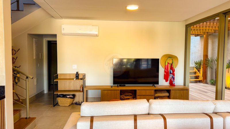 Casa em Condomínio na Praia de Juquehy - VENDA e LOCAÇÃO ANUAL - São Sebastião - 
