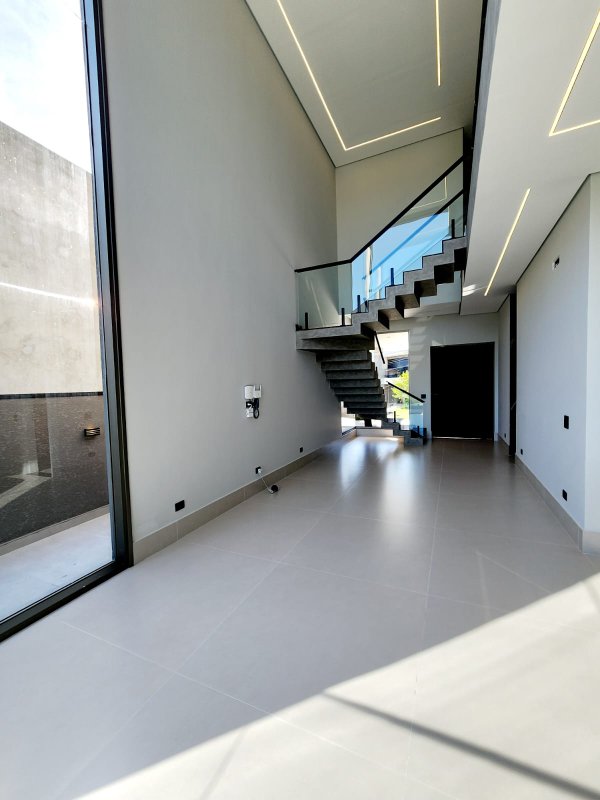 Casa à venda em condomínio de luxo Rua Sabiá Santana de Parnaíba - 