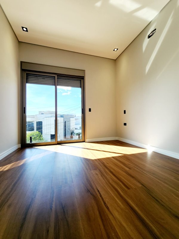 Casa à venda em condomínio de luxo Rua Sabiá Santana de Parnaíba - 