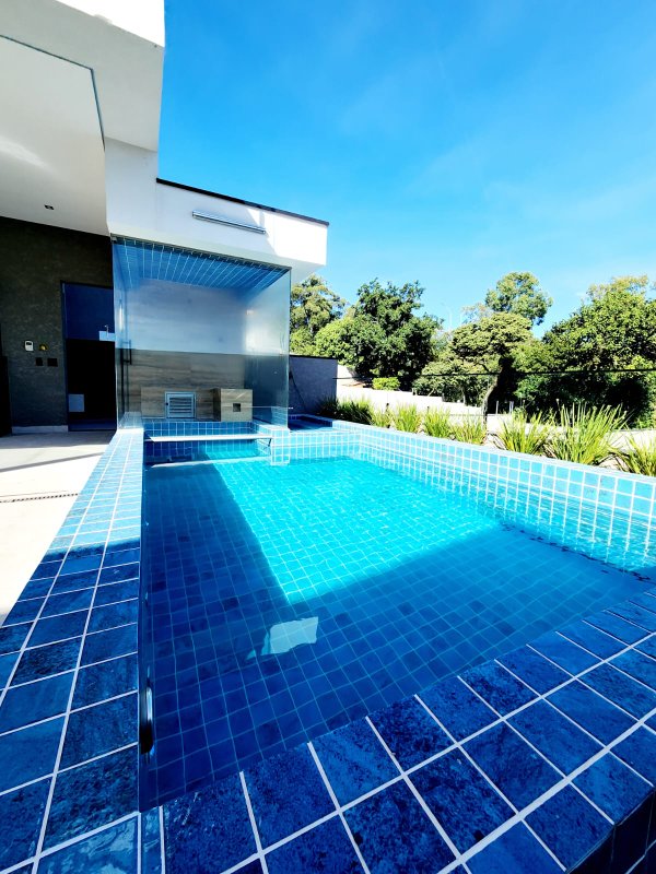 Casa à venda em condomínio de luxo Rua Sabiá Santana de Parnaíba - 