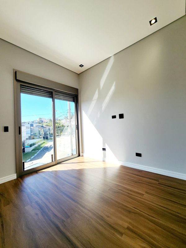 Casa à venda em condomínio de luxo Rua Sabiá Santana de Parnaíba - 