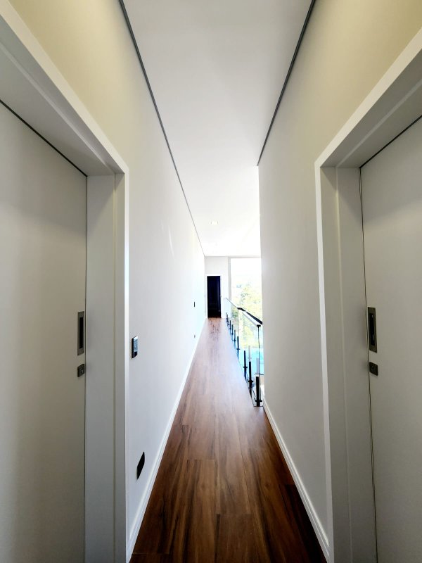 Casa à venda em condomínio de luxo Rua Sabiá Santana de Parnaíba - 