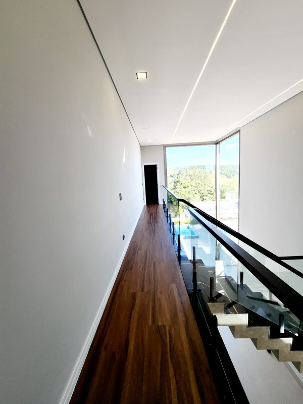 Casa à venda em condomínio de luxo Rua Sabiá Santana de Parnaíba - 
