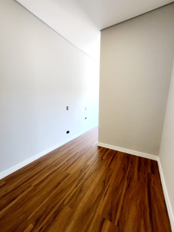 Casa à venda em condomínio de luxo Rua Sabiá Santana de Parnaíba - 
