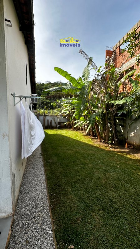 Casa á venda em uma travessa da Estrada do cascalho Estrada do Cascalho São Sebastião - 