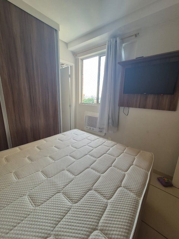63m². 3 quartos (1 suíte). Móveis planejados. Piso em porcelanato Rua Jorge de Lima Recife - 
