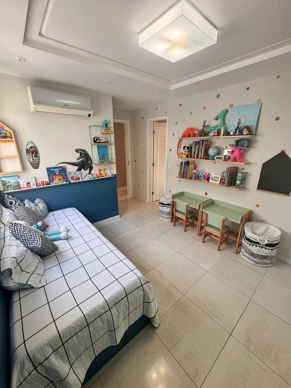 160m². 3 quartos (2 suítes). 2 vagas de garagem. Nascente. Andar alto Rua Visconde de Jequitinhonha Recife - 