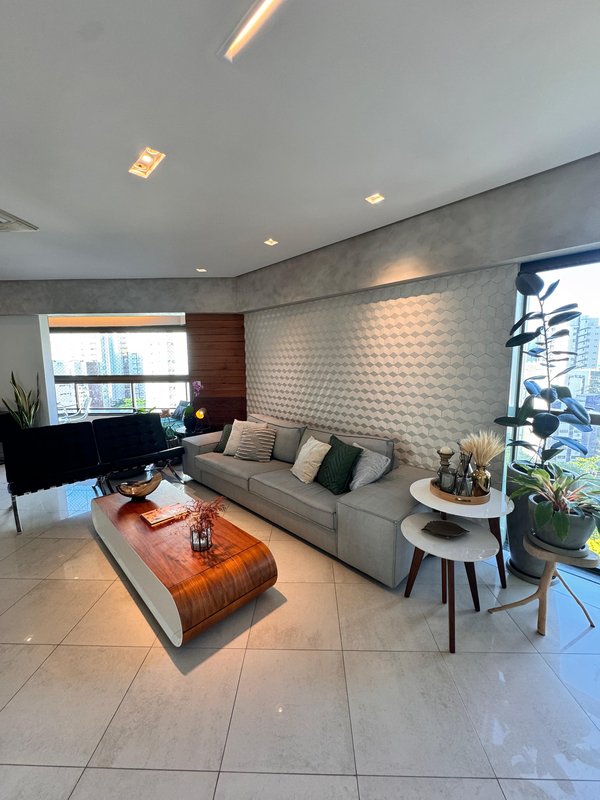 160m². 3 quartos (2 suítes). 2 vagas de garagem. Nascente. Andar alto Rua Visconde de Jequitinhonha Recife - 