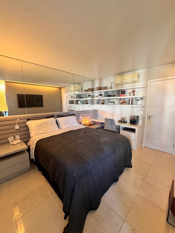 160m². 3 quartos (2 suítes). 2 vagas de garagem. Nascente. Andar alto Rua Visconde de Jequitinhonha Recife - 