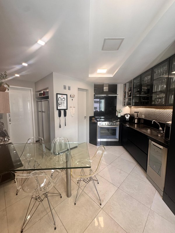 160m². 3 quartos (2 suítes). 2 vagas de garagem. Nascente. Andar alto Rua Visconde de Jequitinhonha Recife - 
