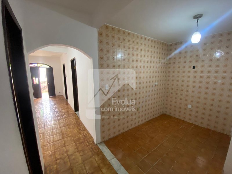 Vendo R$ 180.000 Casa 2/4, Frente de Rua, Nascente - Itapuã - Salvador - Salvador - 