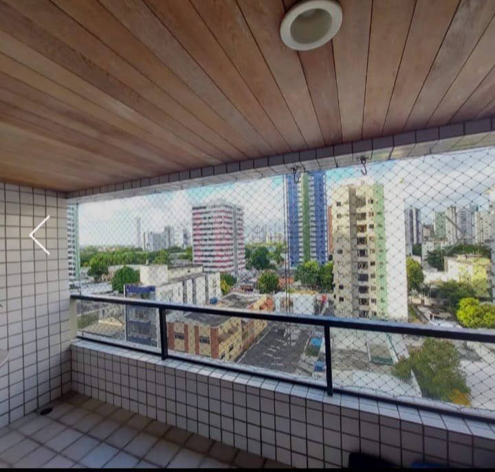 153m². 3 quartos (1 suíte). 2 vagas de garagem cobertas Rua Cônego Romeu Recife - 