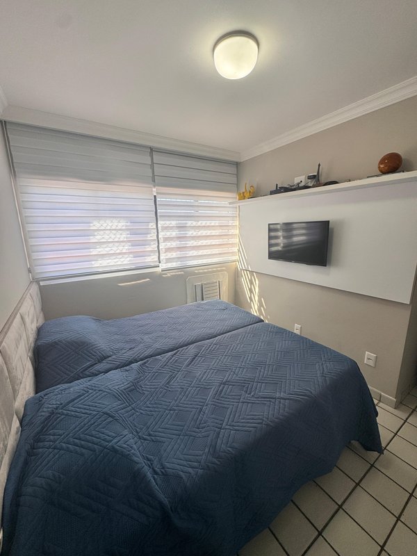 139m². 3 suítes. Dependência completa. 2 vagas de garagem. Nascente. Andar alto Avenida Boa Viagem Recife - 