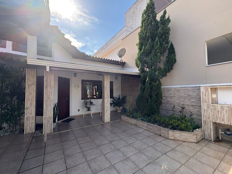 Casa à venda, com 3 quartos, térrea R$ 1.090.000 - Condomínio Saint Claire Sorocaba SP Rua Amélio Mascella Sorocaba - 