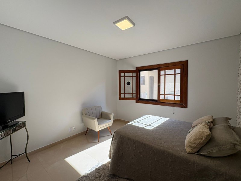 Casa à venda, com 3 quartos, térrea R$ 1.090.000 - Condomínio Saint Claire Sorocaba SP Rua Amélio Mascella Sorocaba - 