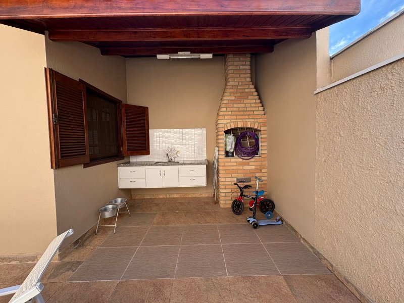 Casa à venda, com 3 quartos, térrea R$ 1.090.000 - Condomínio Saint Claire Sorocaba SP Rua Amélio Mascella Sorocaba - 