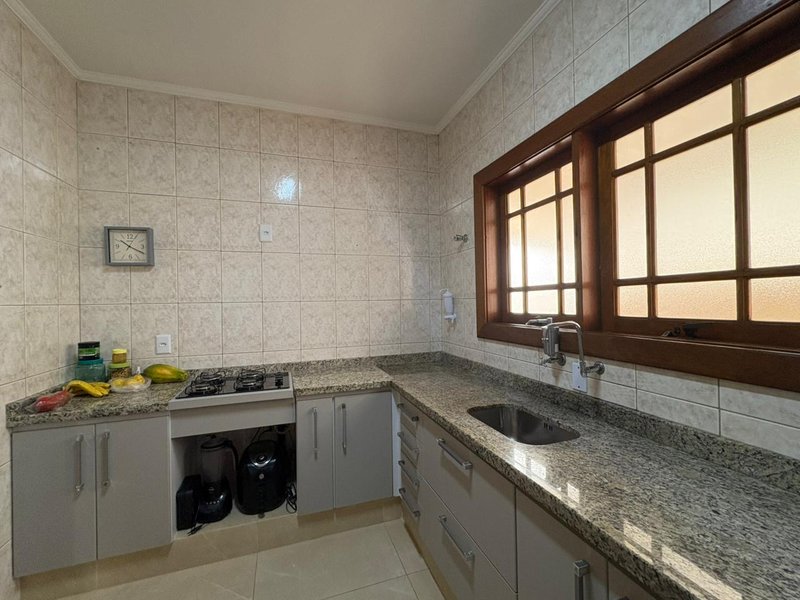 Casa à venda, com 3 quartos, térrea R$ 1.090.000 - Condomínio Saint Claire Sorocaba SP Rua Amélio Mascella Sorocaba - 