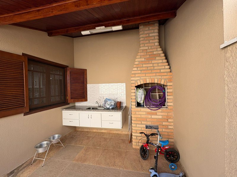 Casa à venda, com 3 quartos, térrea R$ 1.090.000 - Condomínio Saint Claire Sorocaba SP Rua Amélio Mascella Sorocaba - 