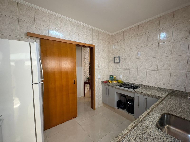 Casa à venda, com 3 quartos, térrea R$ 1.090.000 - Condomínio Saint Claire Sorocaba SP Rua Amélio Mascella Sorocaba - 