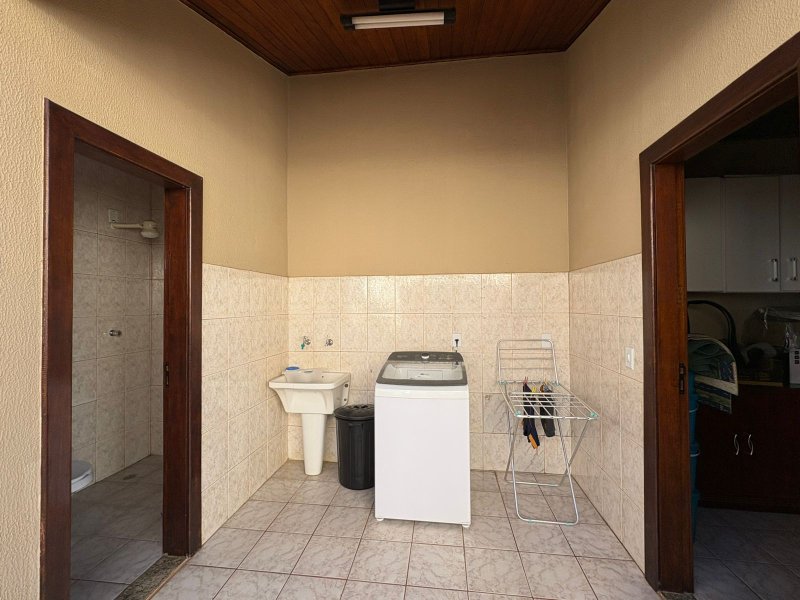 Casa à venda, com 3 quartos, térrea R$ 1.090.000 - Condomínio Saint Claire Sorocaba SP Rua Amélio Mascella Sorocaba - 