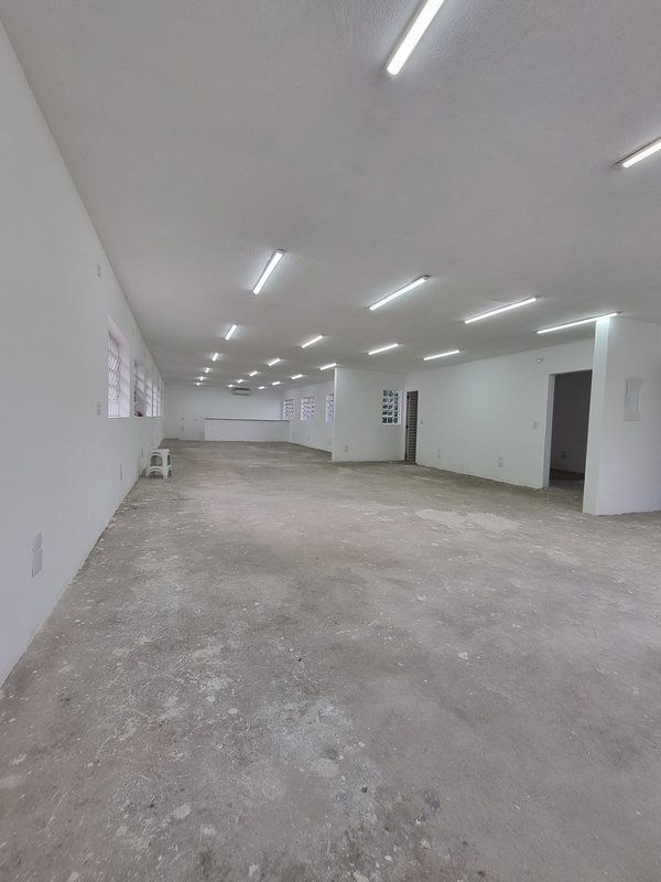 ALUGA-SE IMÓVEL COMERCIAL - EXCELENTE LOCALIZAÇÃO - 724M2 - IDEAL PARA CLÍNICAS Avenida São Gualter São Paulo - 