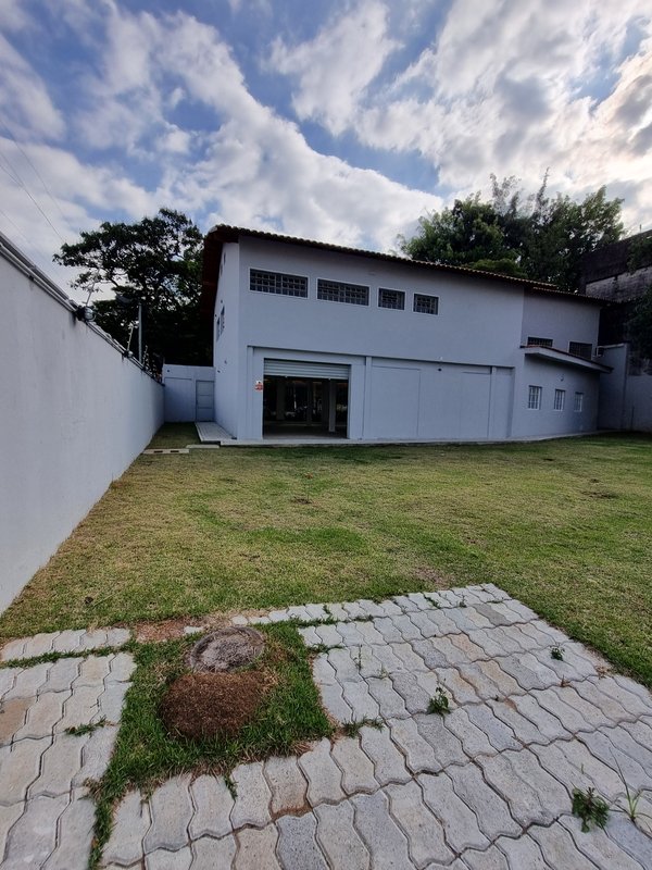 ALUGA-SE IMÓVEL COMERCIAL - EXCELENTE LOCALIZAÇÃO - 724M2 - IDEAL PARA CLÍNICAS Avenida São Gualter São Paulo - 