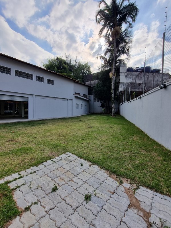 ALUGA-SE IMÓVEL COMERCIAL - EXCELENTE LOCALIZAÇÃO - 724M2 - IDEAL PARA CLÍNICAS Avenida São Gualter São Paulo - 