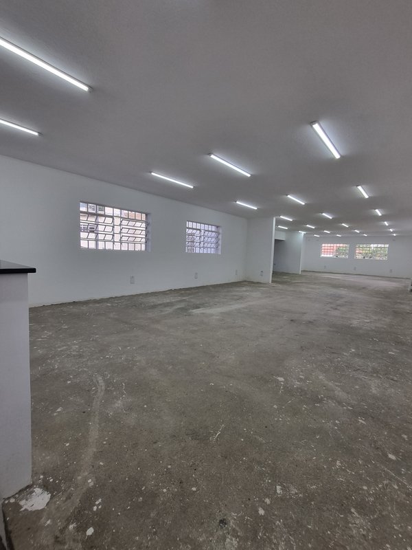 ALUGA-SE IMÓVEL COMERCIAL - EXCELENTE LOCALIZAÇÃO - 724M2 - IDEAL PARA CLÍNICAS Avenida São Gualter São Paulo - 