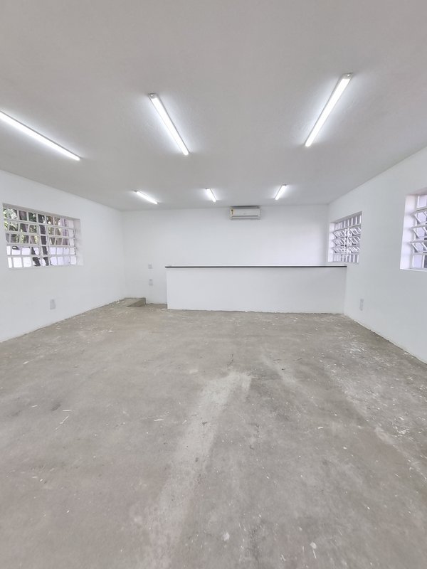 ALUGA-SE IMÓVEL COMERCIAL - EXCELENTE LOCALIZAÇÃO - 724M2 - IDEAL PARA CLÍNICAS Avenida São Gualter São Paulo - 