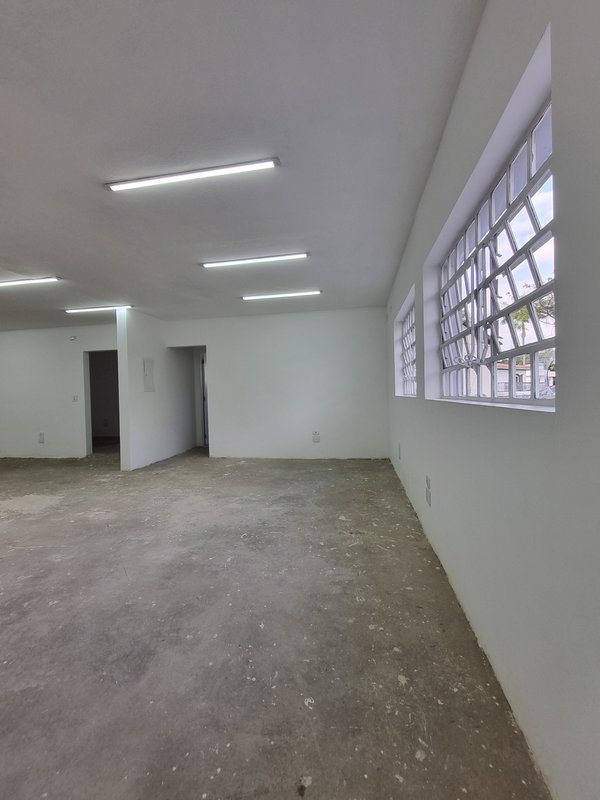 ALUGA-SE IMÓVEL COMERCIAL - EXCELENTE LOCALIZAÇÃO - 724M2 - IDEAL PARA CLÍNICAS Avenida São Gualter São Paulo - 