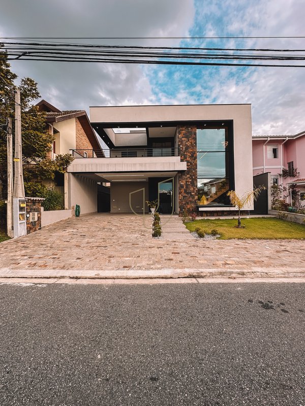 Casa com 3 Suítes no Altos da Serra I Avenida Possidonio José de Freitas São José dos Campos - 