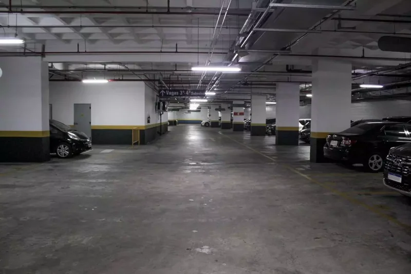 ALUGA-SE EXCELENTE SALA COMERCIAL ITAIM - 187m2 - 6 VAGAS Av. das Nações Unidas São Paulo - 