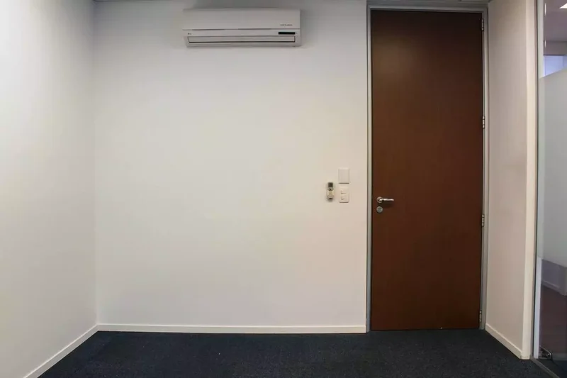 ALUGA-SE EXCELENTE SALA COMERCIAL ITAIM - 187m2 - 6 VAGAS Av. das Nações Unidas São Paulo - 