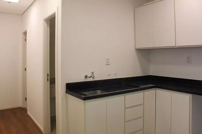 ALUGA-SE EXCELENTE SALA COMERCIAL ITAIM - 187m2 - 6 VAGAS Av. das Nações Unidas São Paulo - 