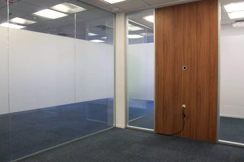 ALUGA-SE EXCELENTE SALA COMERCIAL ITAIM - 187m2 - 6 VAGAS Av. das Nações Unidas São Paulo - 