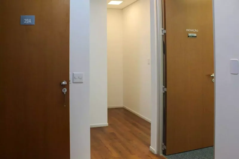 ALUGA-SE EXCELENTE SALA COMERCIAL ITAIM - 187m2 - 6 VAGAS Av. das Nações Unidas São Paulo - 