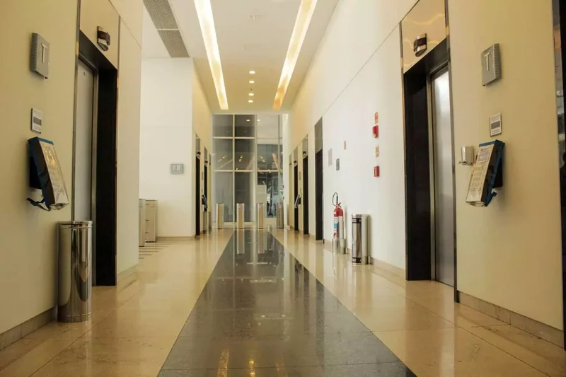 ALUGA-SE EXCELENTE SALA COMERCIAL ITAIM - 187m2 - 6 VAGAS Av. das Nações Unidas São Paulo - 