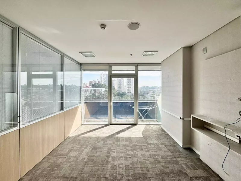 ALUGA-SE CONJUNTO COMERCIAL - 131m2 - PRONTO PARA SUA EMPRESA!!! - 4 VAGAS Avenida das Nações Unidas São Paulo - 