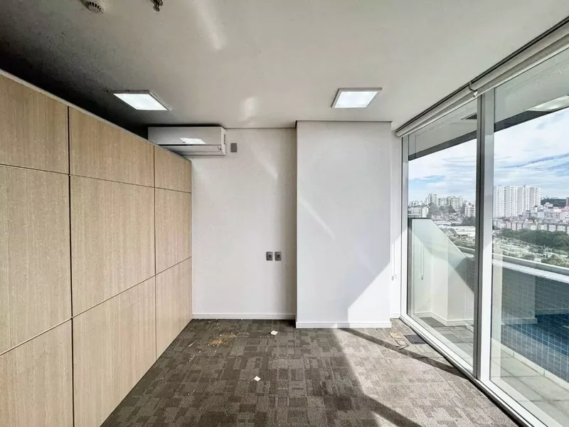 ALUGA-SE CONJUNTO COMERCIAL - 131m2 - PRONTO PARA SUA EMPRESA!!! - 4 VAGAS Avenida das Nações Unidas São Paulo - 