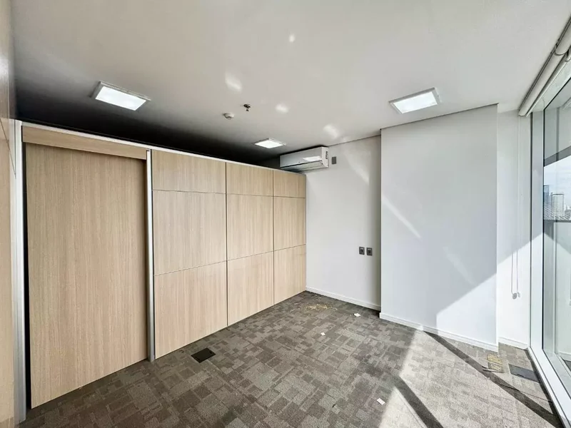 ALUGA-SE CONJUNTO COMERCIAL - 131m2 - PRONTO PARA SUA EMPRESA!!! - 4 VAGAS Avenida das Nações Unidas São Paulo - 