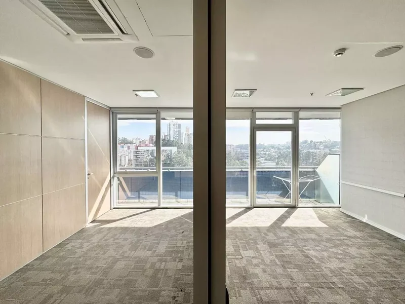 ALUGA-SE CONJUNTO COMERCIAL - 131m2 - PRONTO PARA SUA EMPRESA!!! - 4 VAGAS Avenida das Nações Unidas São Paulo - 