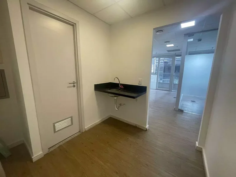 ALUGA-SE CONJUNTO COMERCIAL 83m2 - 2 VAGAS - MELHOR CUSTO BENEFICÍO PARA SEU NEGÓCIO Avenida das Nações Unidas São Paulo - 