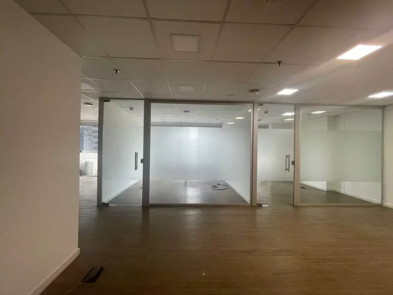 ALUGA-SE CONJUNTO COMERCIAL 83m2 - 2 VAGAS - MELHOR CUSTO BENEFICÍO PARA SEU NEGÓCIO Avenida das Nações Unidas São Paulo - 