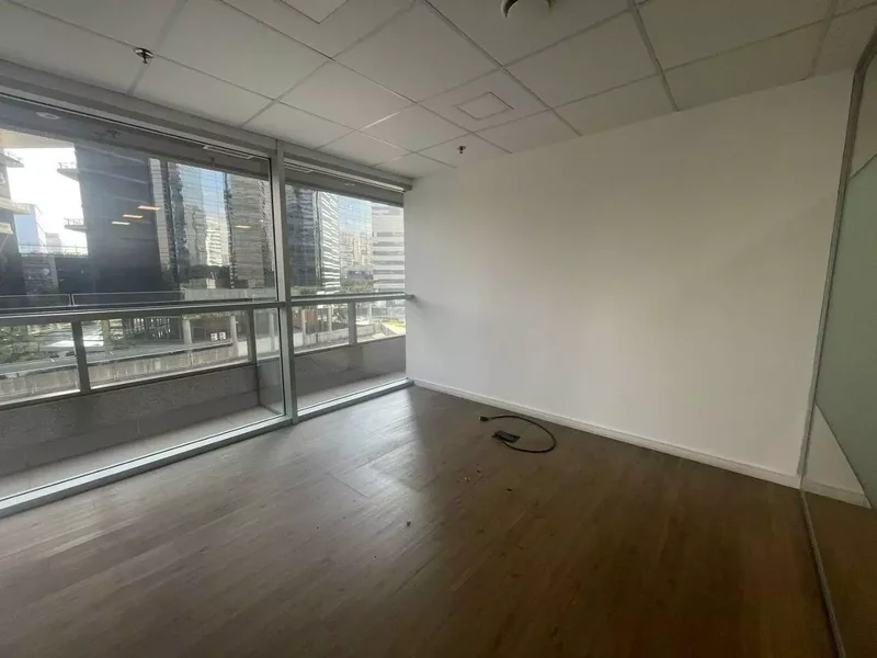 ALUGA-SE CONJUNTO COMERCIAL 83m2 - 2 VAGAS - MELHOR CUSTO BENEFICÍO PARA SEU NEGÓCIO Avenida das Nações Unidas São Paulo - 