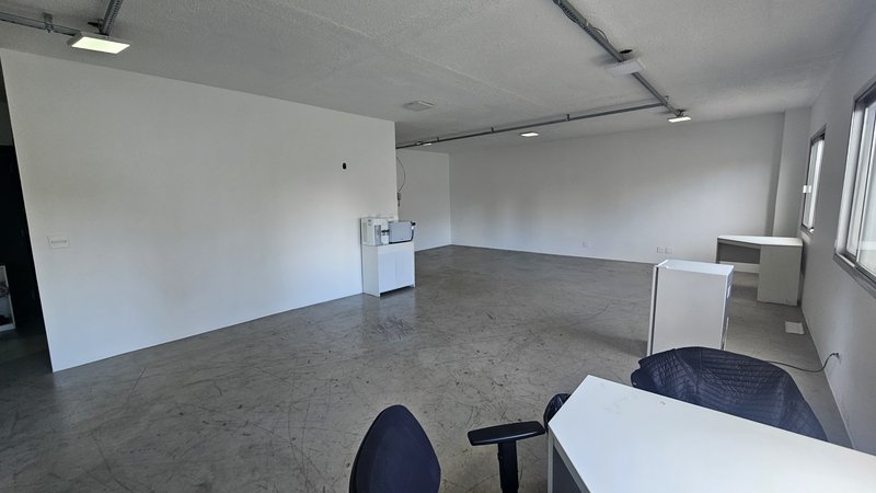 ALUGA-SE SALA COMERCIAL PARA ESCRITÓRIO - 200m2 - 2 VAGAS - Rua Marina Ciufuli Zanfelice São Paulo - 