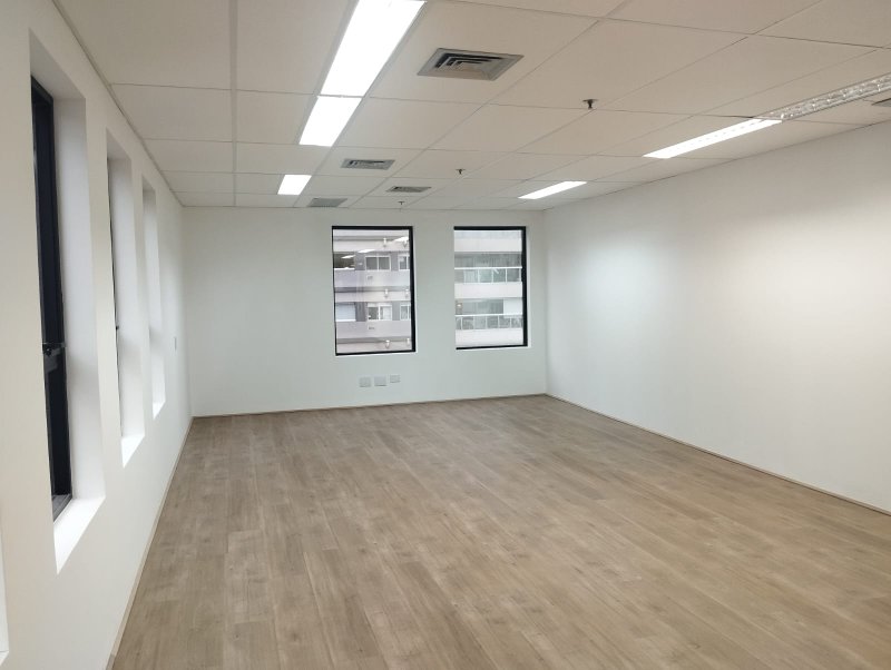 ALUGA-SE SALA - 60m2 - 700M DO METRÔ Rua Cardeal Arcoverde São Paulo - 