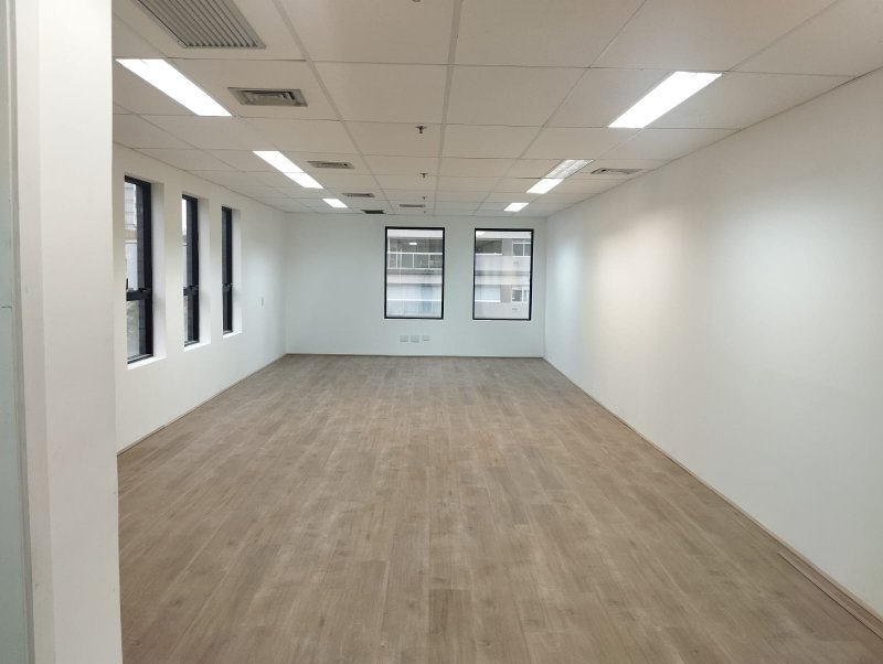 ALUGA-SE SALA - 60m2 - 700M DO METRÔ Rua Cardeal Arcoverde São Paulo - 